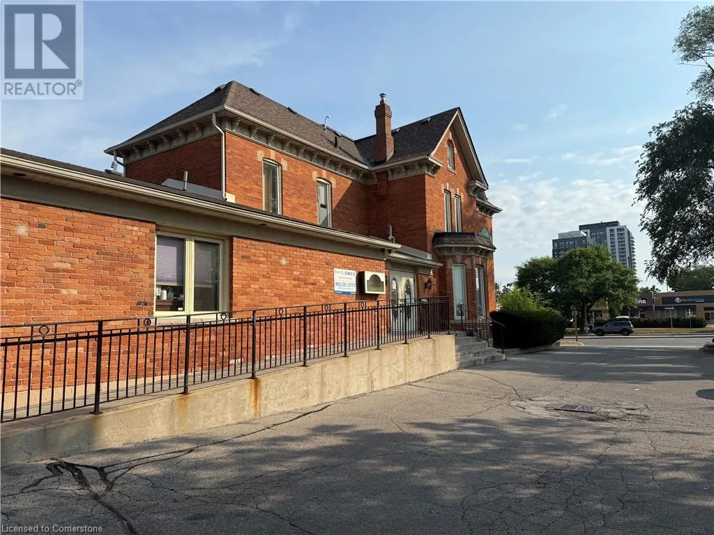 906 BRANT Street