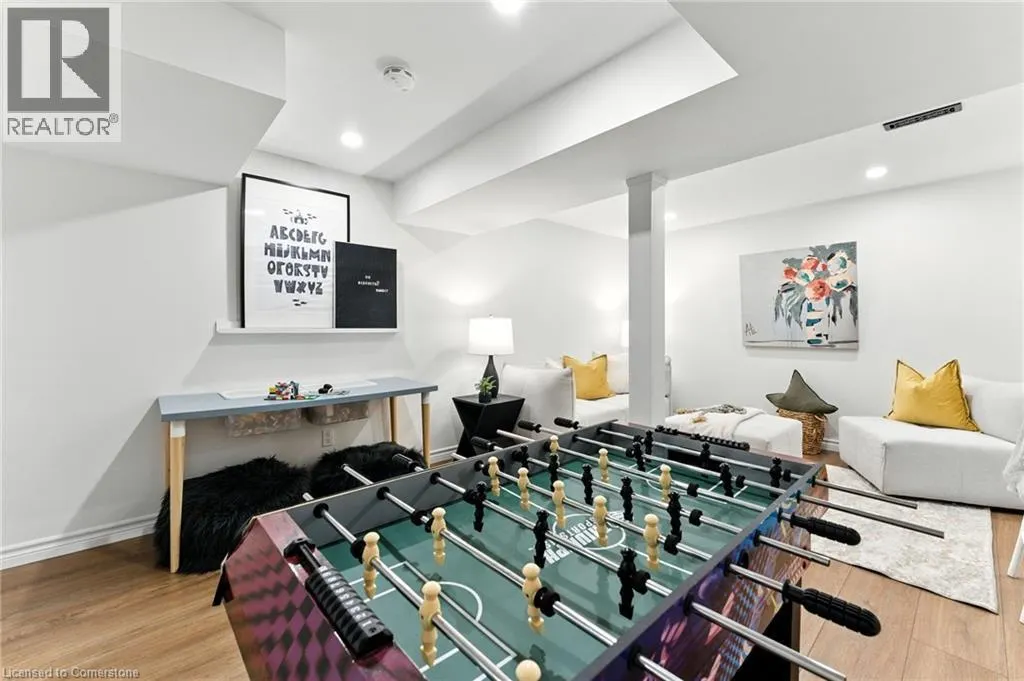 68 WESTMOUNT Mews
