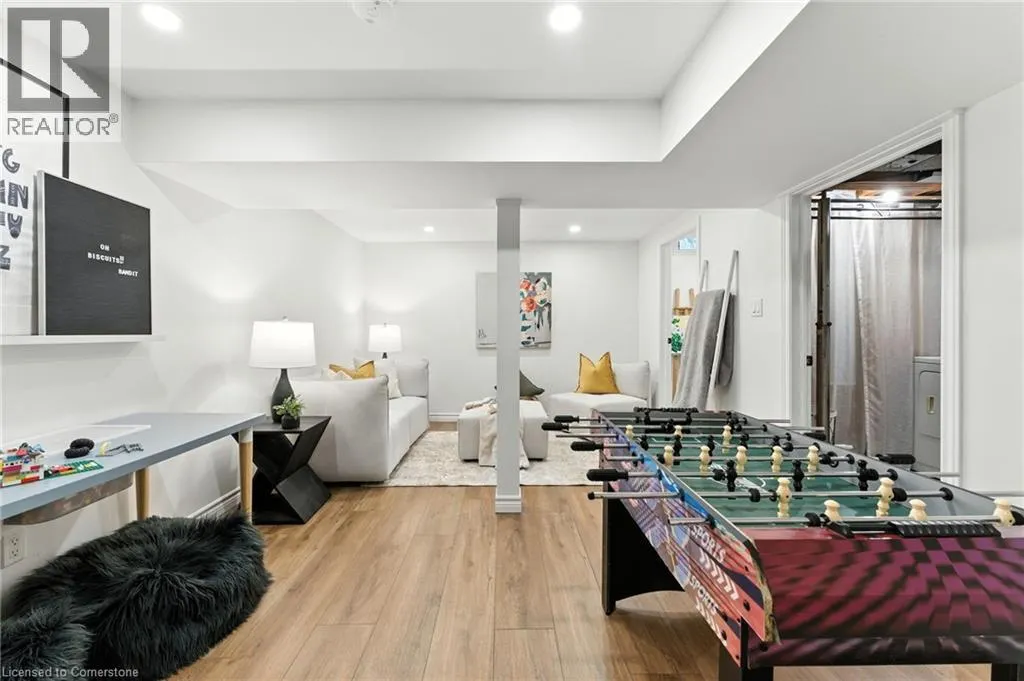 68 WESTMOUNT Mews