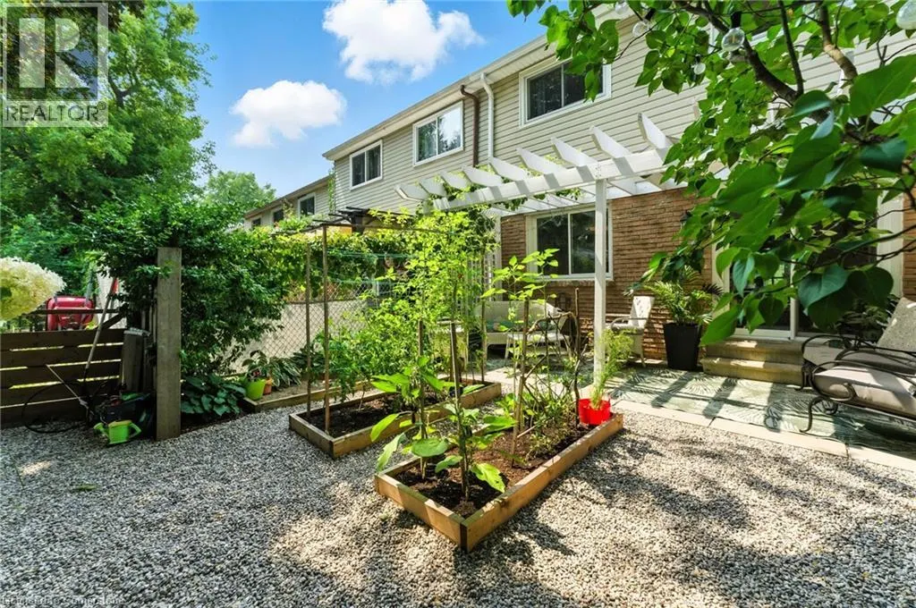 68 WESTMOUNT Mews