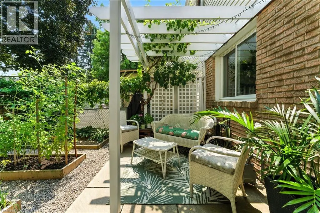 68 WESTMOUNT Mews