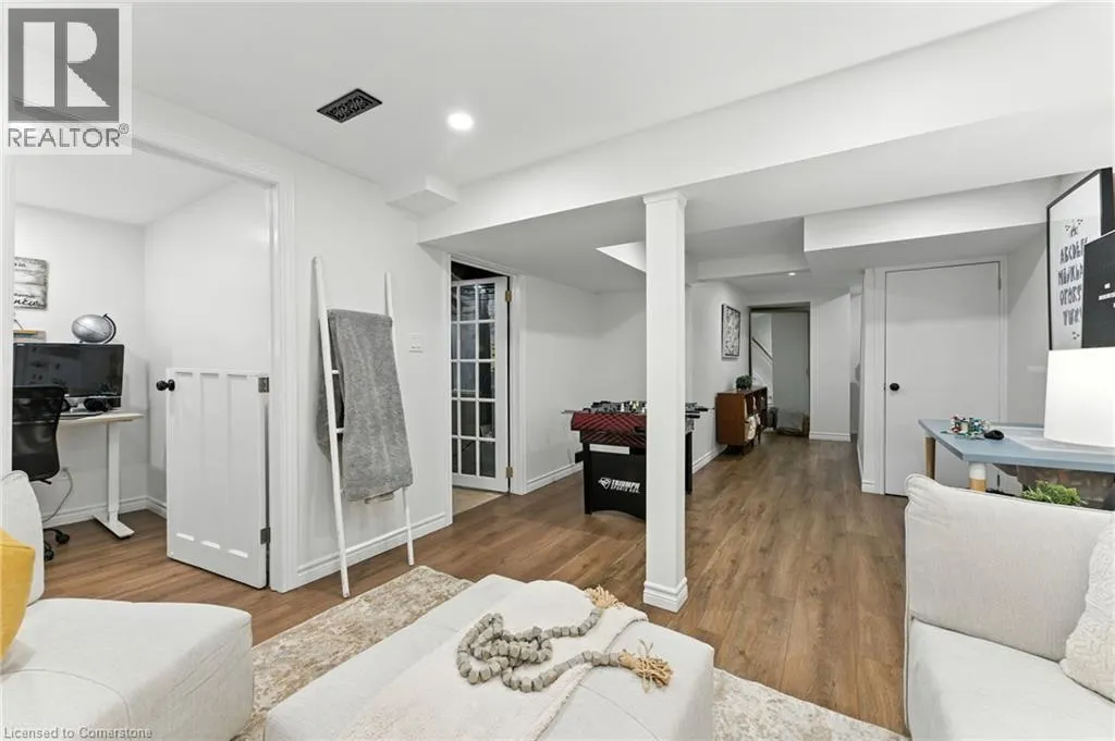 68 WESTMOUNT Mews