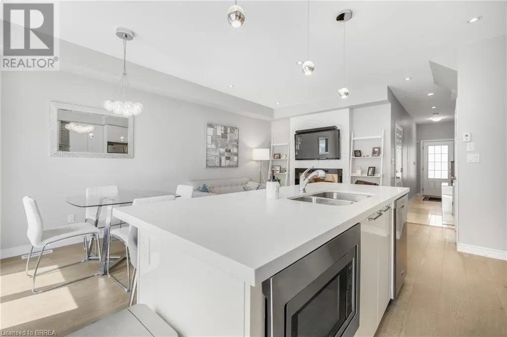 21 MADONNA Drive Unit# 31, #31