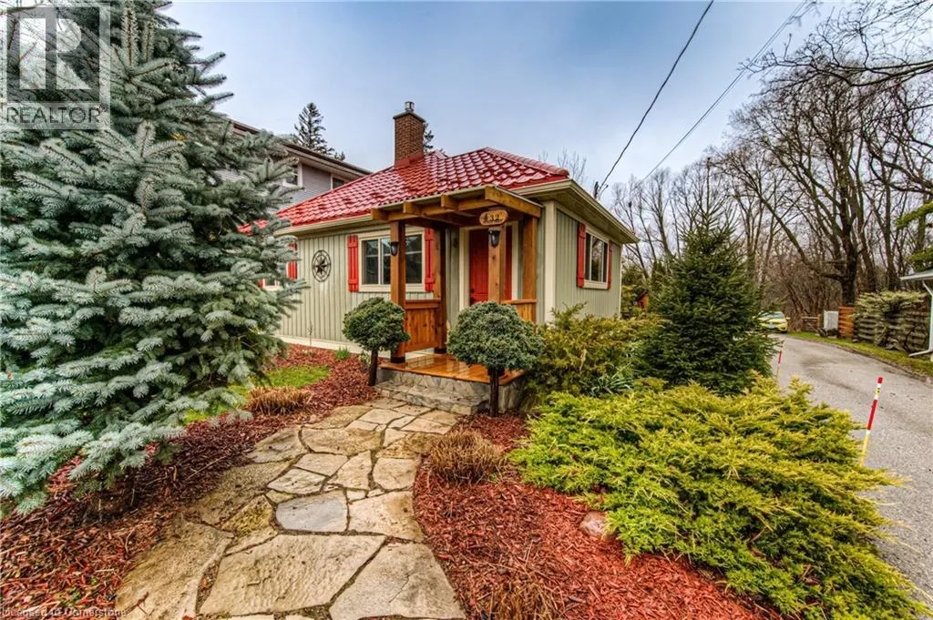 32 HOLLY Trail