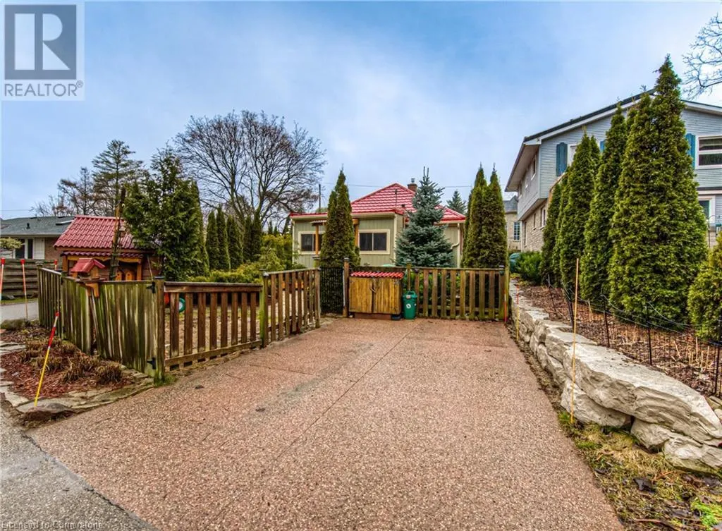 32 HOLLY Trail