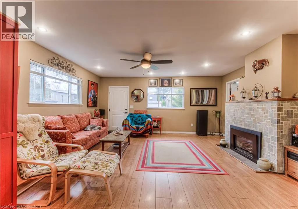 32 HOLLY Trail