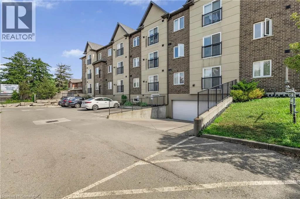 886 GOLF LINKS Road Unit# 302, #302