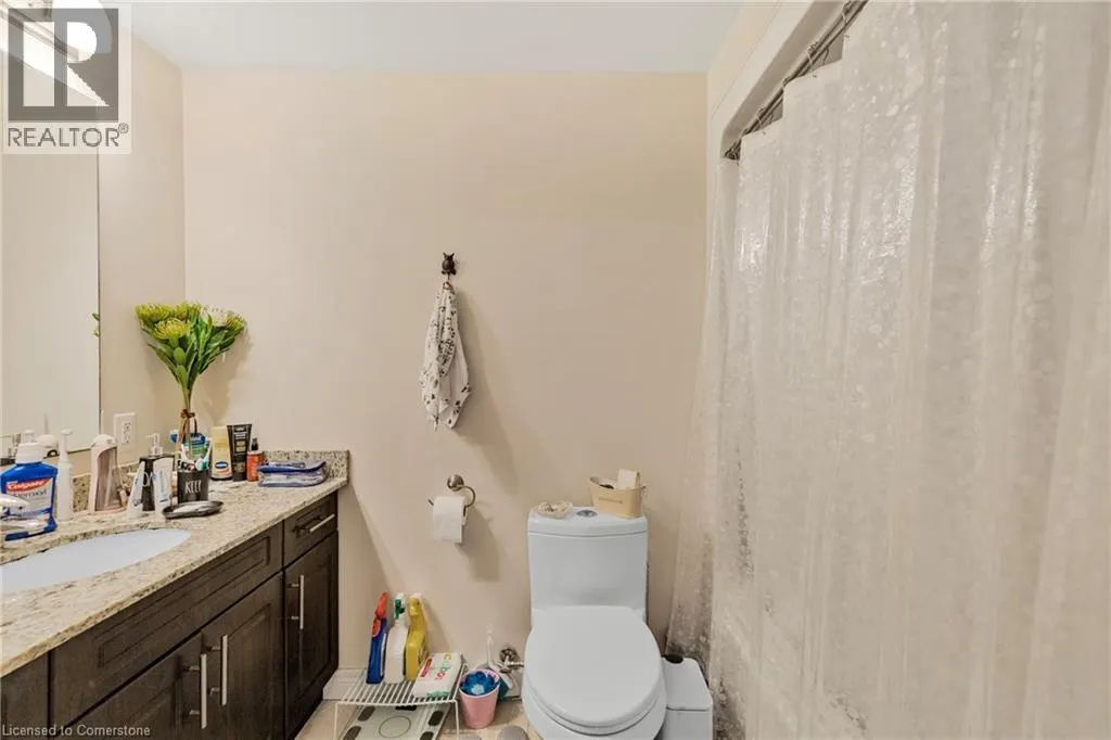 886 GOLF LINKS Road Unit# 302, #302