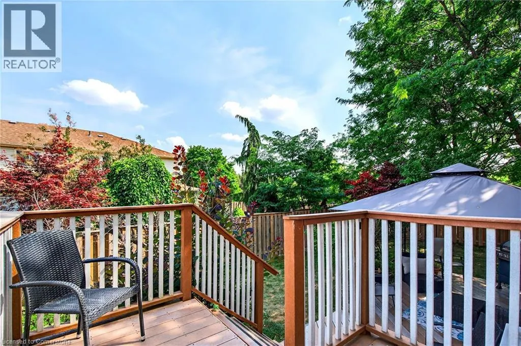 2 NEWELL Court