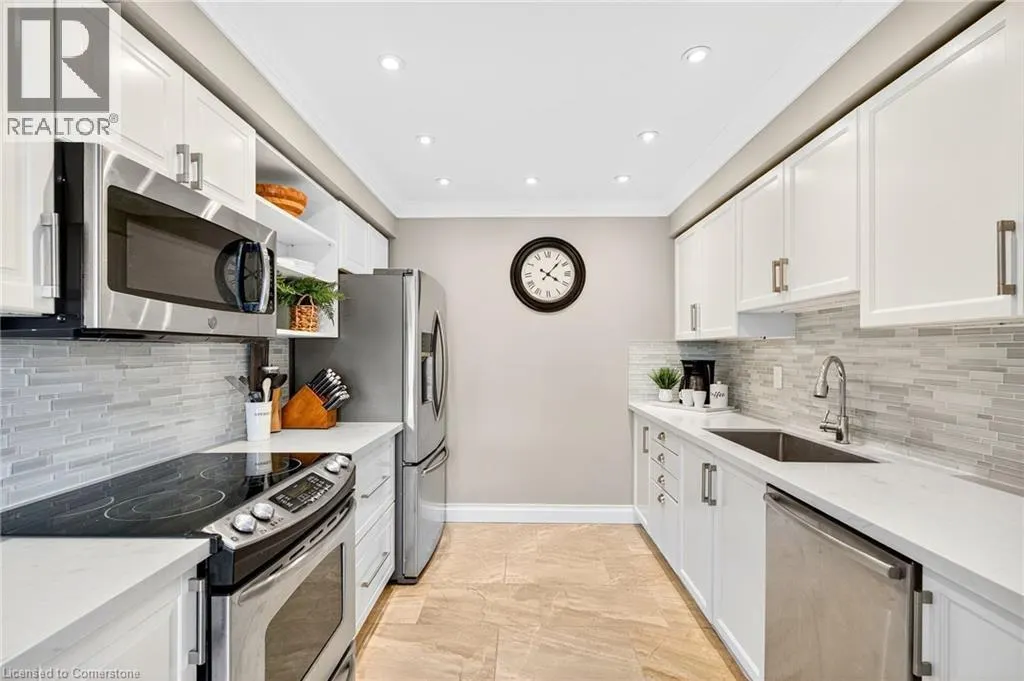 2 NEWELL Court