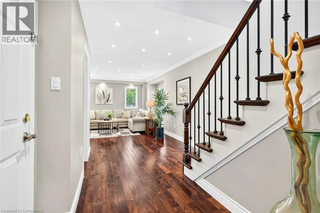 2 NEWELL Court