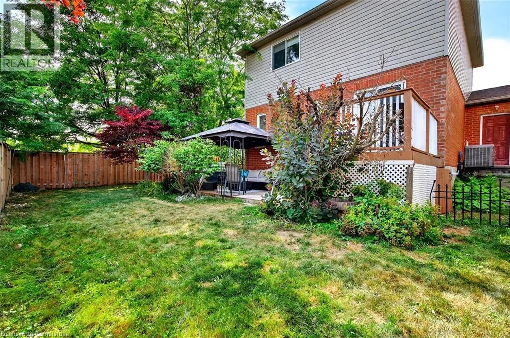 2 NEWELL Court