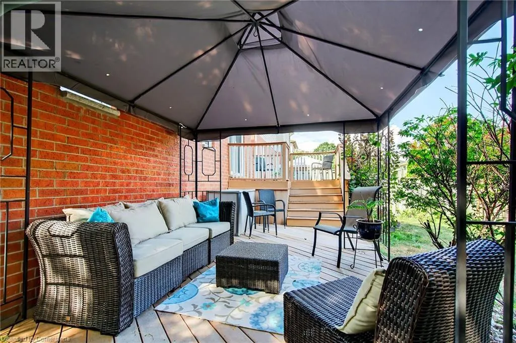 2 NEWELL Court