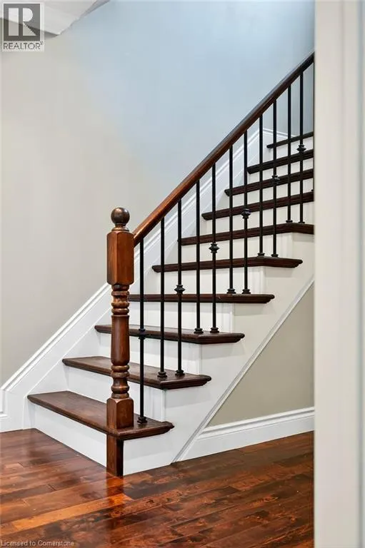 2 NEWELL Court