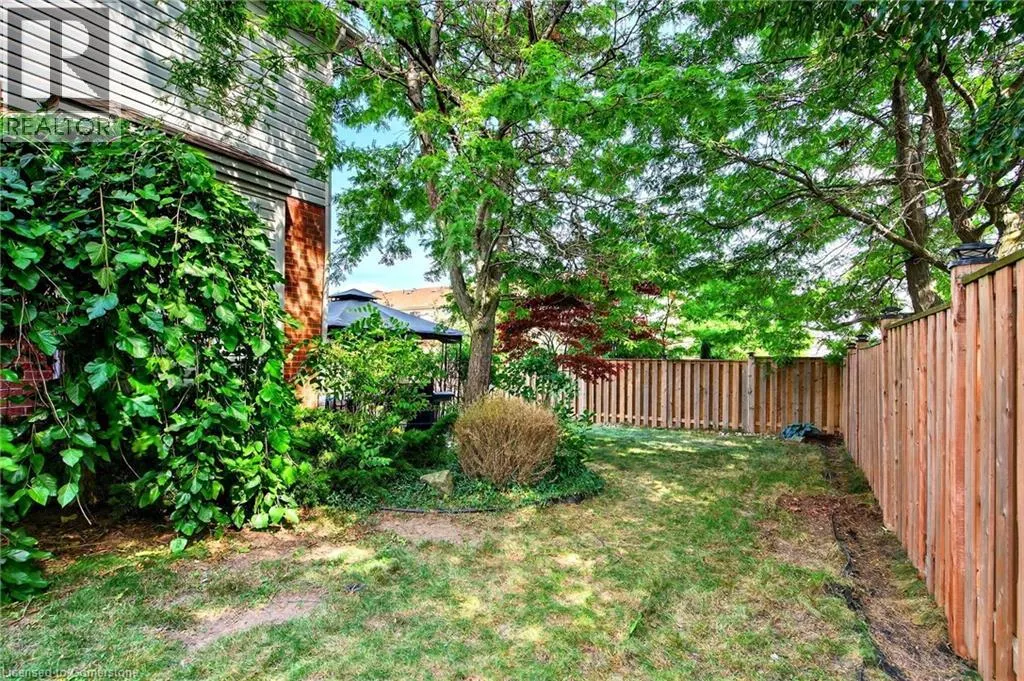 2 NEWELL Court