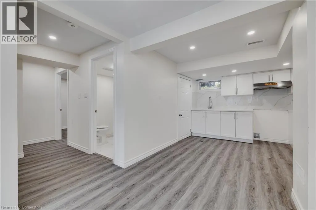 595 PIONEER Drive