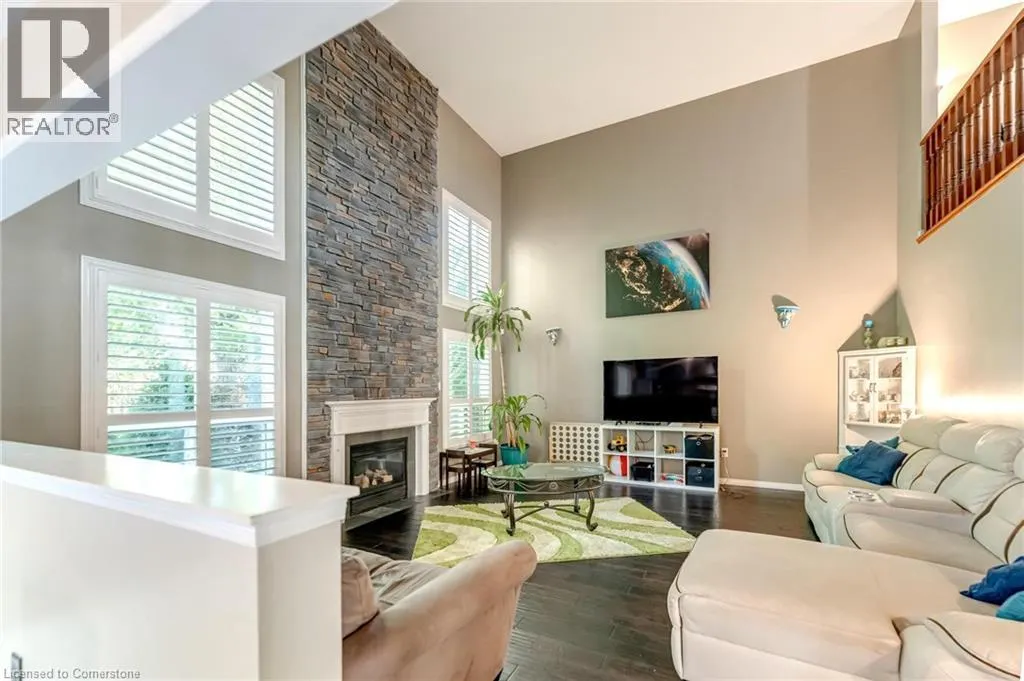17 WEBB Avenue