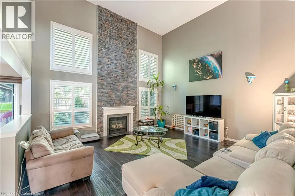 17 WEBB Avenue