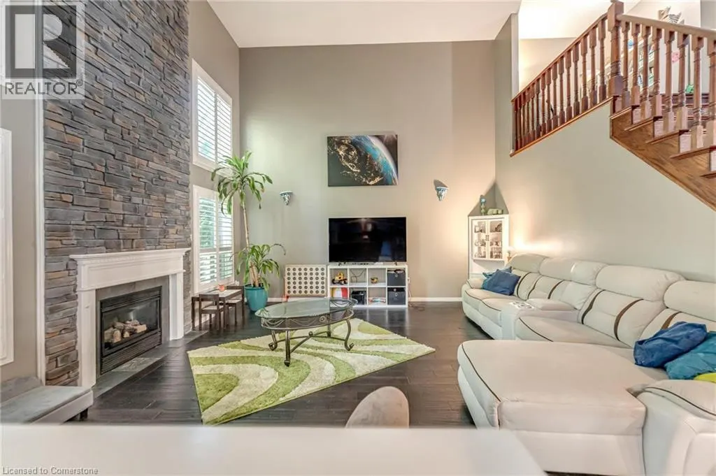 17 WEBB Avenue