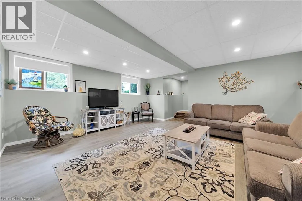 42 ERIEVIEW Lane