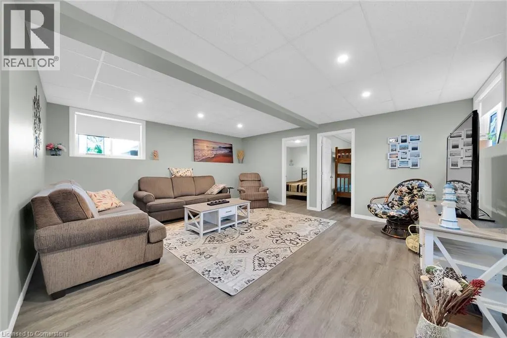 42 ERIEVIEW Lane