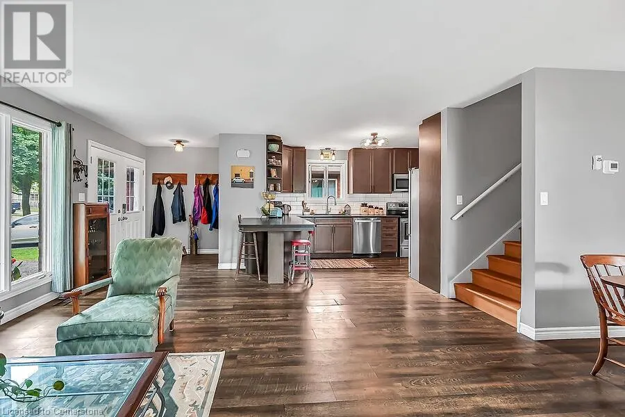 44 RAVINE Crescent