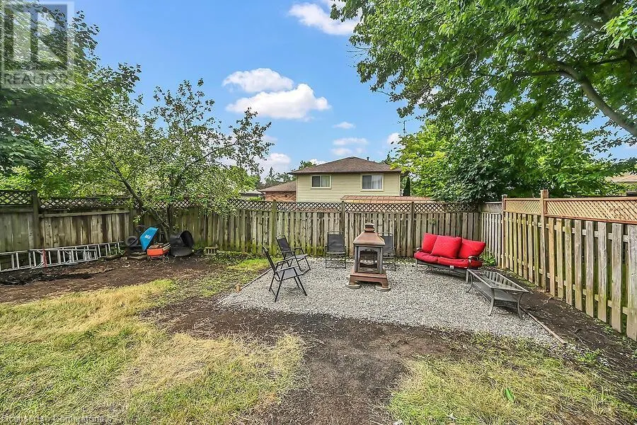 44 RAVINE Crescent