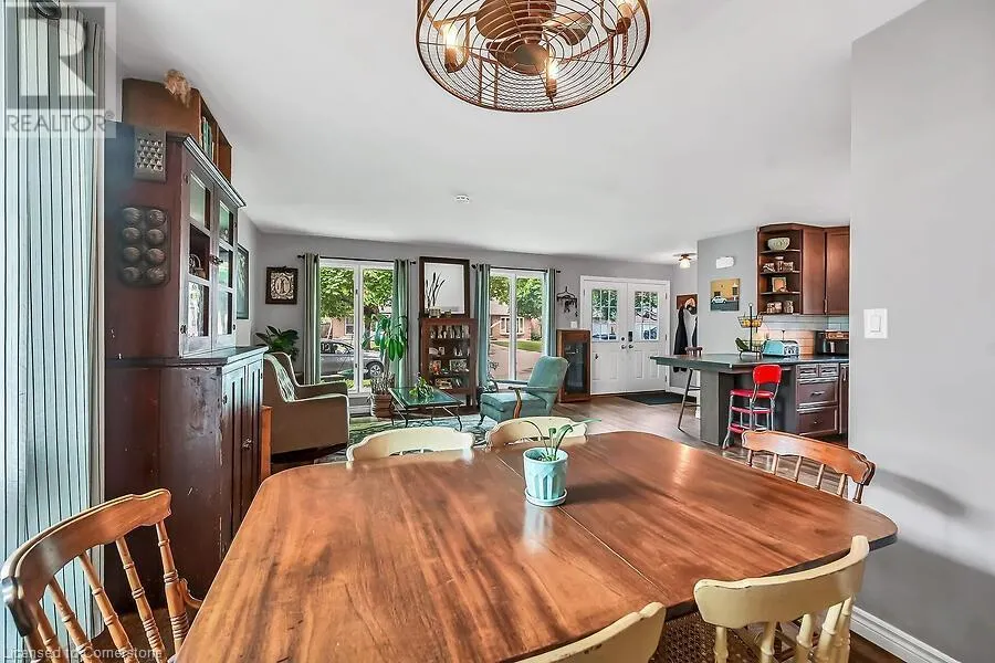 44 RAVINE Crescent