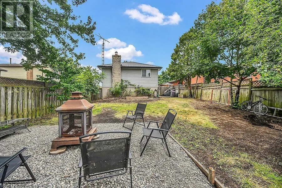 44 RAVINE Crescent