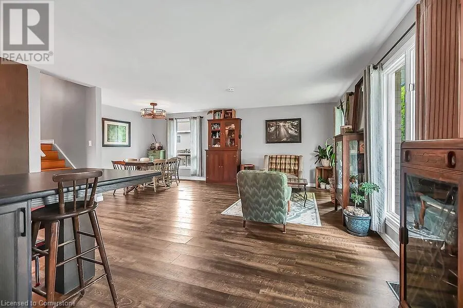44 RAVINE Crescent