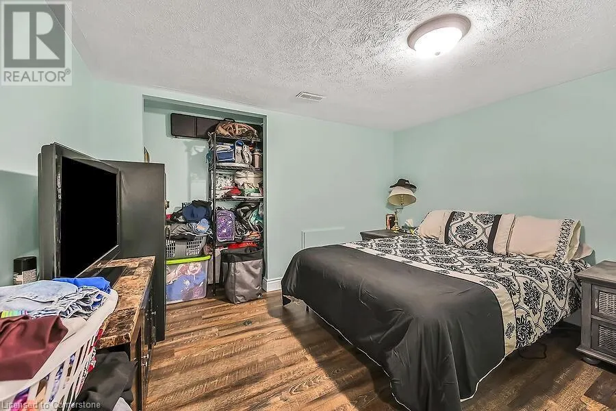 44 RAVINE Crescent