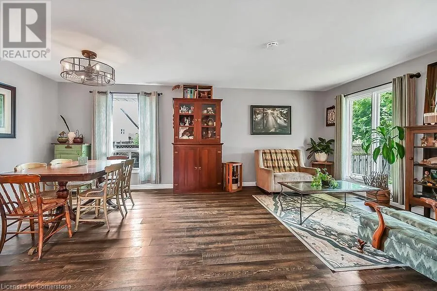 44 RAVINE Crescent