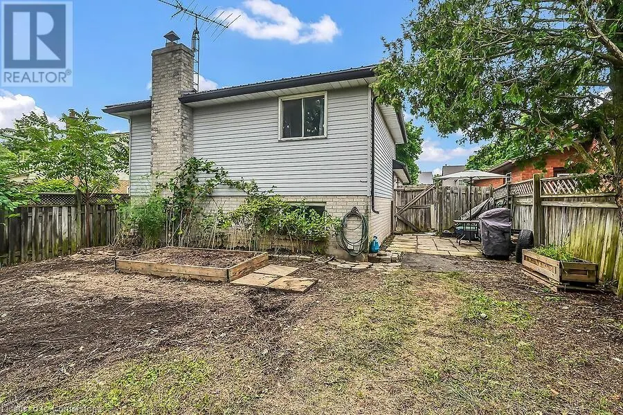 44 RAVINE Crescent