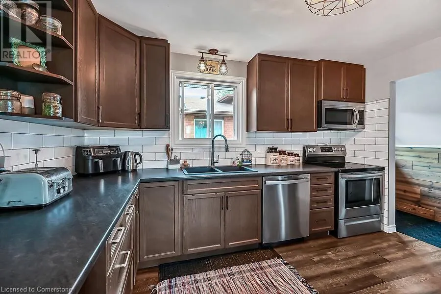 44 RAVINE Crescent