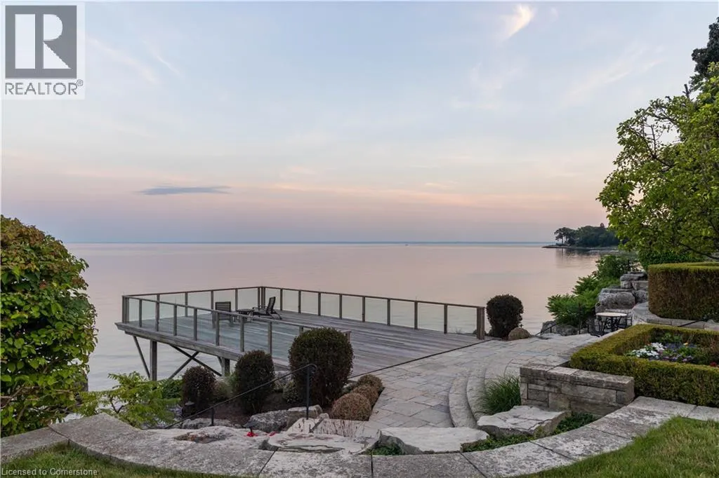 2054 LAKESHORE Road E