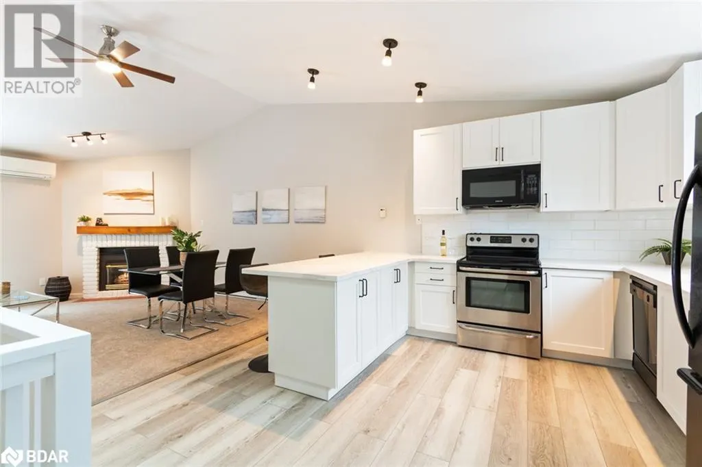 #403 - 12 DAWSON Drive