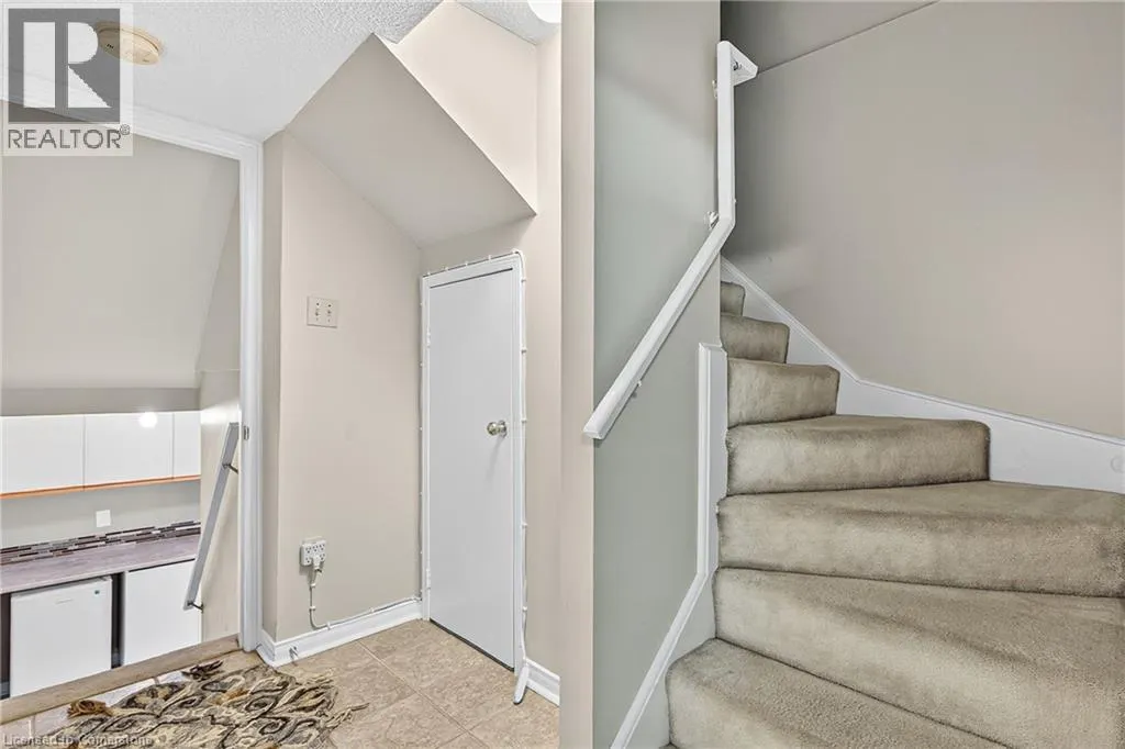 302 COLLEGE Avenue W Unit# 119, #119