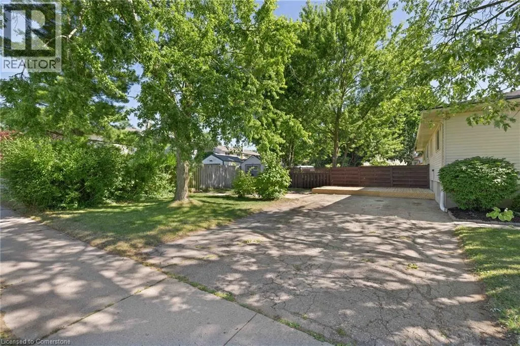 5 UXBRIDGE Crescent