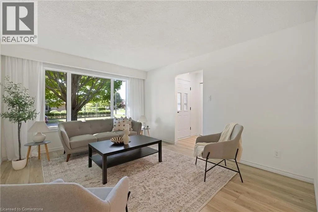 5 UXBRIDGE Crescent