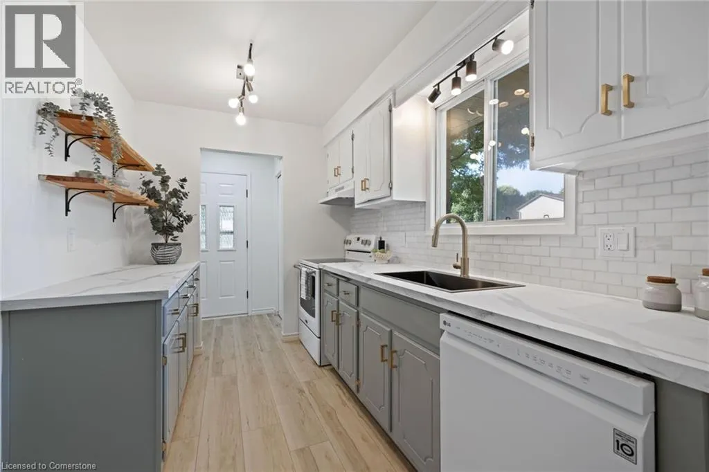 5 UXBRIDGE Crescent
