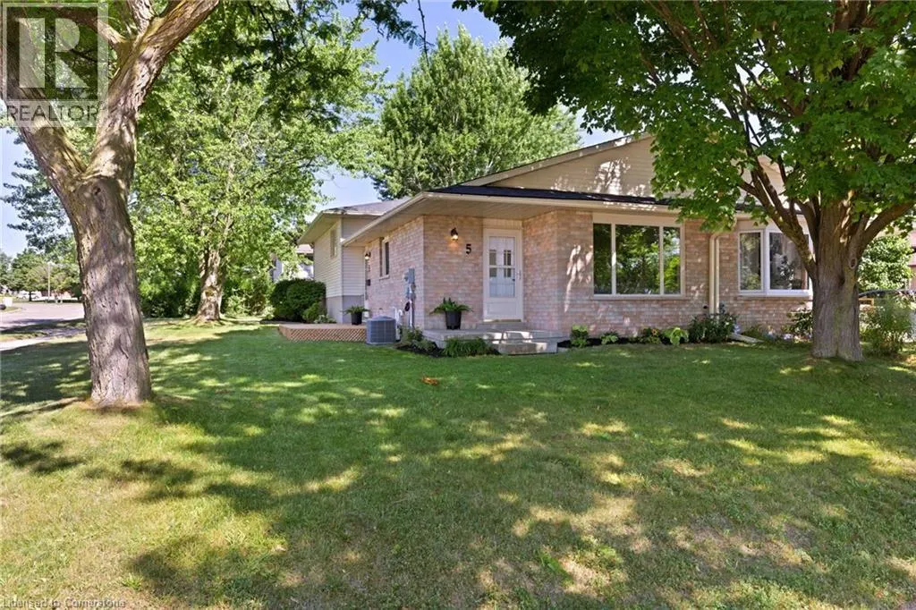 5 UXBRIDGE Crescent