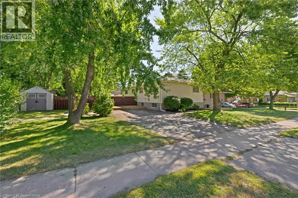 5 UXBRIDGE Crescent