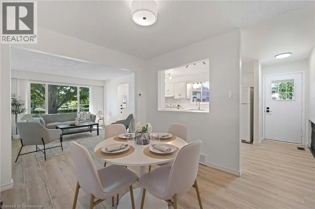 5 UXBRIDGE Crescent