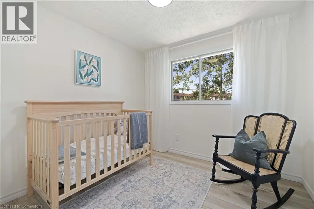 5 UXBRIDGE Crescent