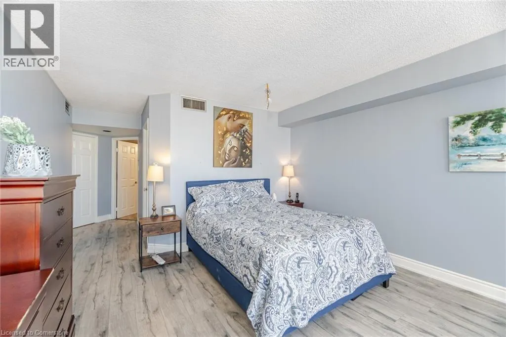 45 KINGSBRIDGE GARDEN Circle Unit# 3208, #3208