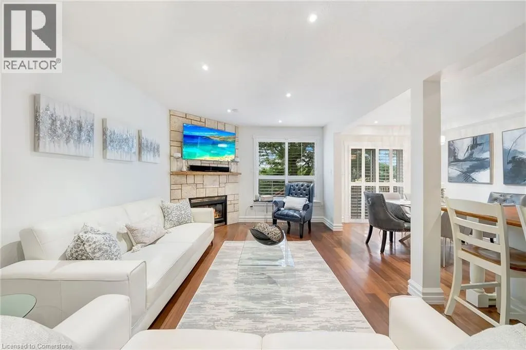 800 PARAMOUNT Drive Unit# 28, #28