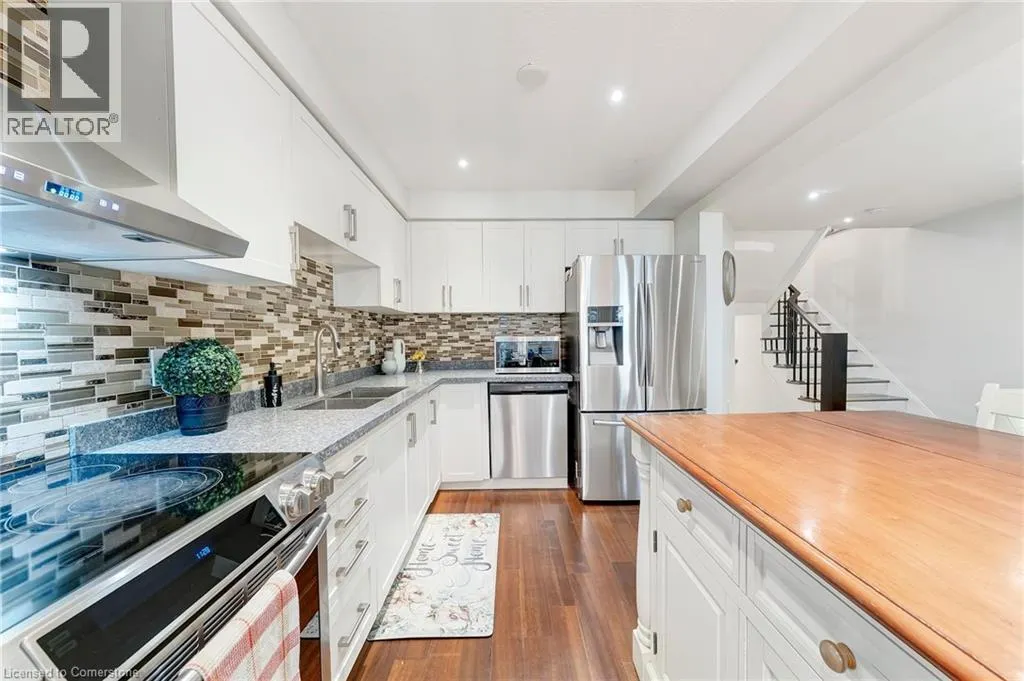 800 PARAMOUNT Drive Unit# 28, #28