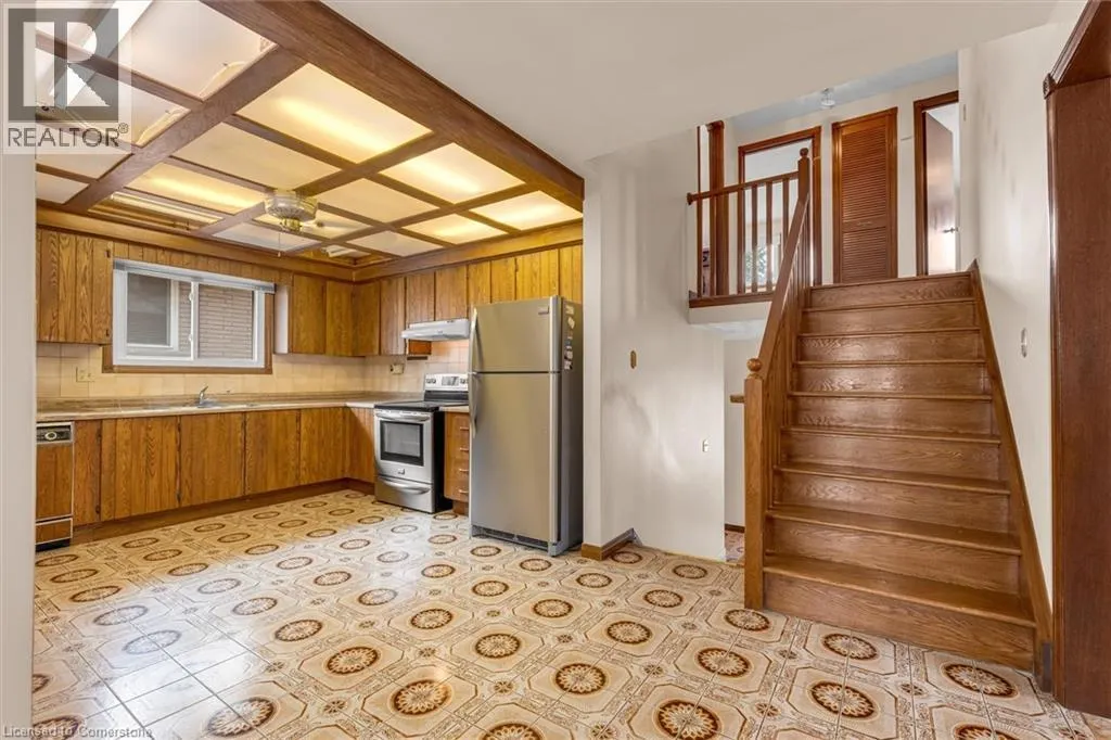 120 RAVENBURY Drive