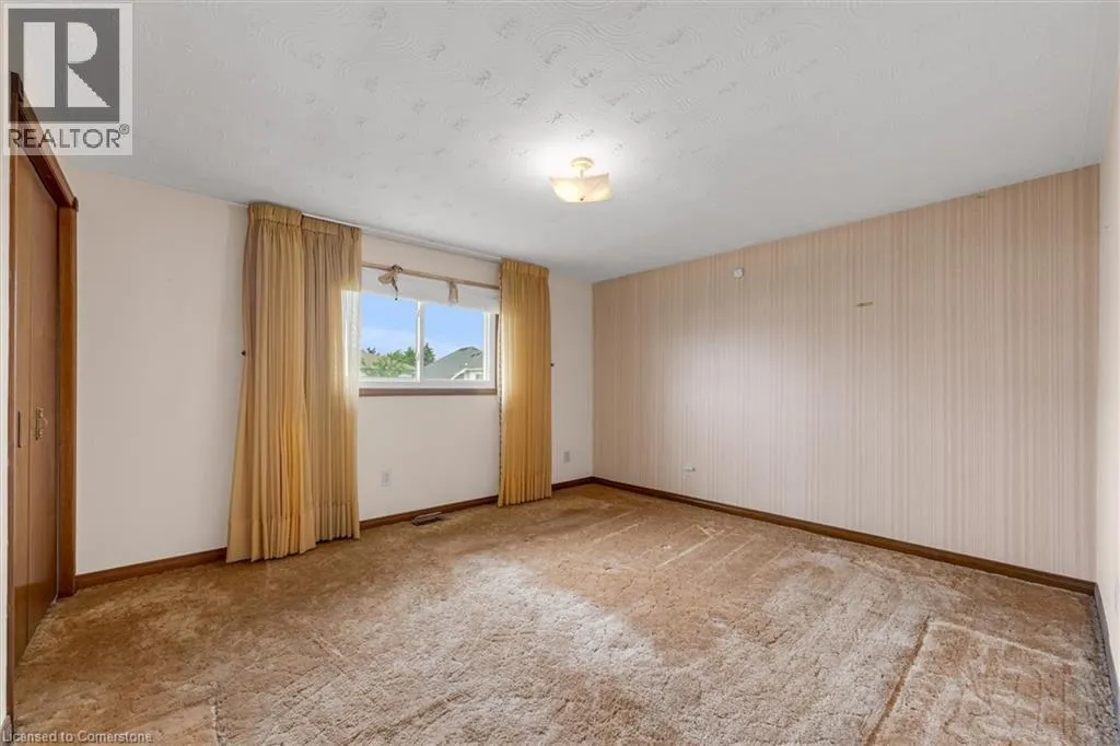 120 RAVENBURY Drive