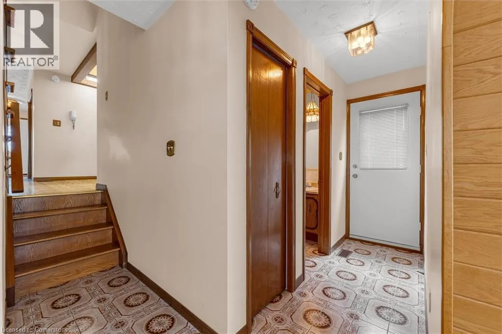 120 RAVENBURY Drive